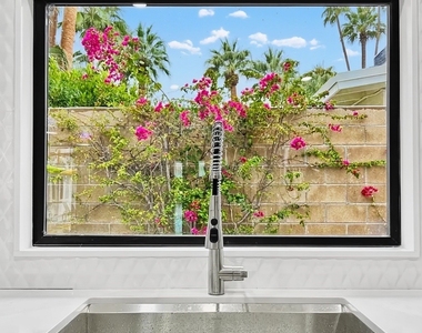 1523 E San Lorenzo - Photo Thumbnail 6