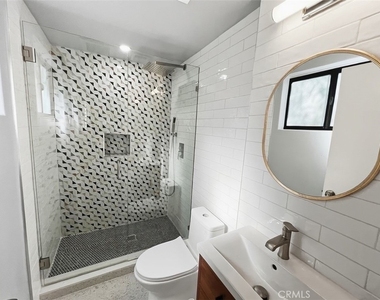 1523 E San Lorenzo - Photo Thumbnail 16