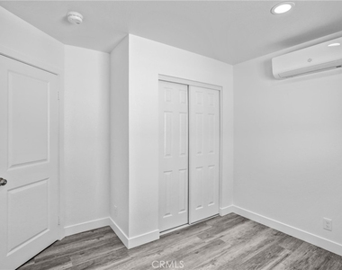 1021 Columbia - Photo Thumbnail 10