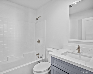 1021 Columbia - Photo Thumbnail 8