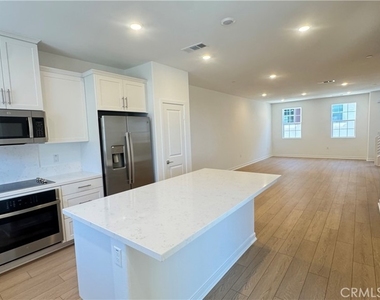 8397 Tapia Way - Photo Thumbnail 13