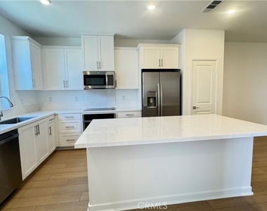 8397 Tapia Way - Photo Thumbnail 10