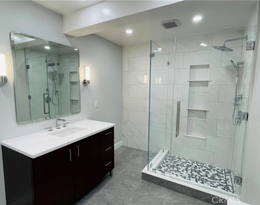 2183 Argyle Avenue - Photo Thumbnail 14