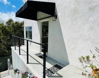 2183 Argyle Avenue - Photo Thumbnail 20