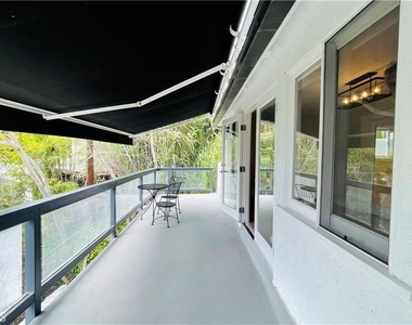 2183 Argyle Avenue - Photo Thumbnail 19