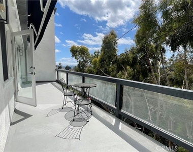 2183 Argyle Avenue - Photo Thumbnail 16