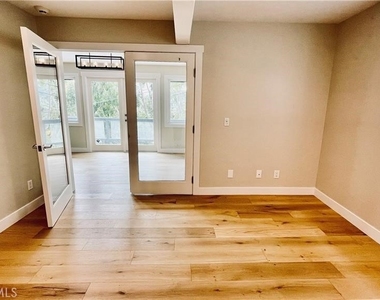 2183 Argyle Avenue - Photo Thumbnail 8