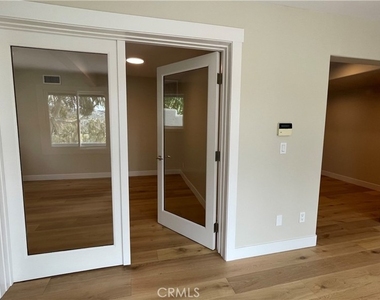 2183 Argyle Avenue - Photo Thumbnail 6
