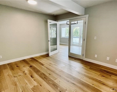 2183 Argyle Avenue - Photo Thumbnail 9