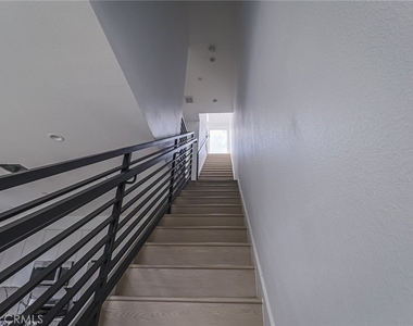 11814 Gilmore Street - Photo Thumbnail 19