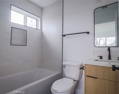 11814 Gilmore Street - Photo Thumbnail 22