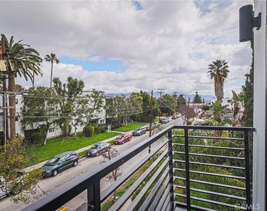 11810 Gilmore Street - Photo Thumbnail 24