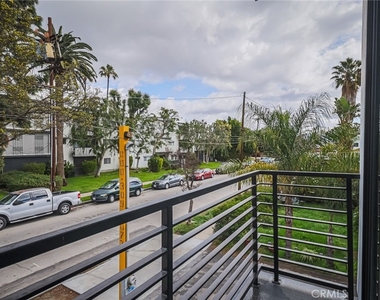 11810 Gilmore Street - Photo Thumbnail 17