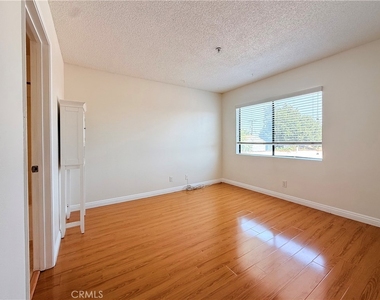 418 N 1st St - Photo Thumbnail 18