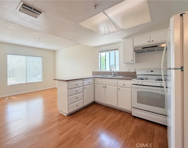 418 N 1st St - Photo Thumbnail 9