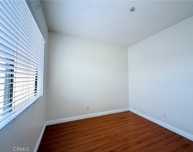 418 N 1st St - Photo Thumbnail 25