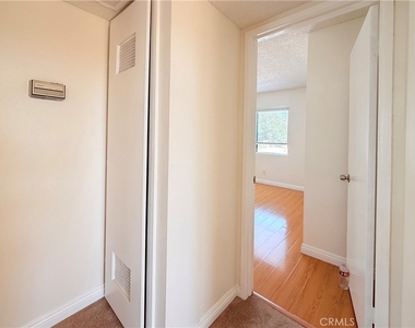 418 N 1st St - Photo Thumbnail 17
