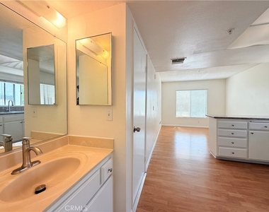 418 N 1st St - Photo Thumbnail 8