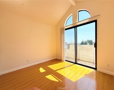 418 N 1st St - Photo Thumbnail 29