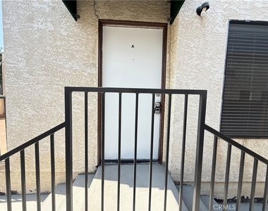 418 N 1st St - Photo Thumbnail 2