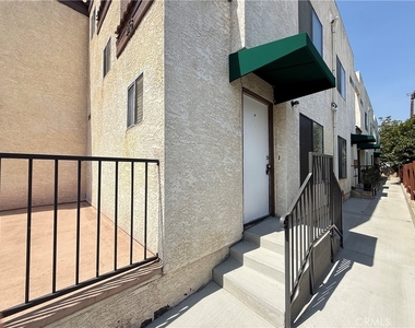 418 N 1st St - Photo Thumbnail 3