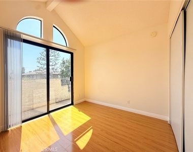 418 N 1st St - Photo Thumbnail 28