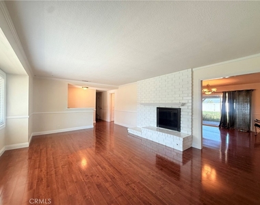 1131 Urell Drive - Photo Thumbnail 4