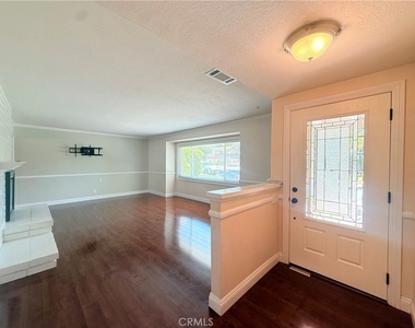 1131 Urell Drive - Photo Thumbnail 3