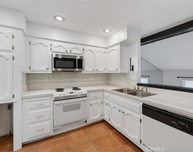 646 Coronado - Photo Thumbnail 9