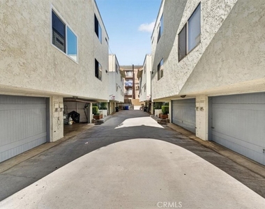 646 Coronado - Photo Thumbnail 17