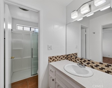 646 Coronado - Photo Thumbnail 11