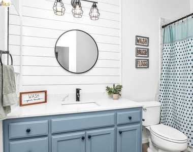 5470 Gold Creek Circle - Photo Thumbnail 9