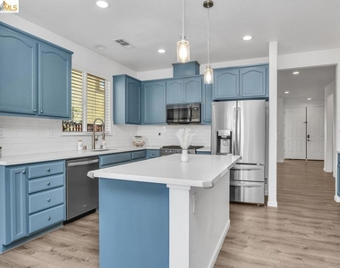 5470 Gold Creek Circle - Photo Thumbnail 4