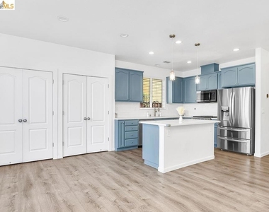 5470 Gold Creek Circle - Photo Thumbnail 5