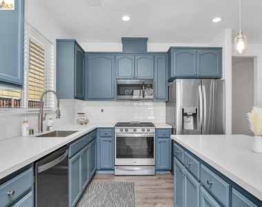 5470 Gold Creek Circle - Photo Thumbnail 3
