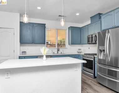 5470 Gold Creek Circle - Photo Thumbnail 6