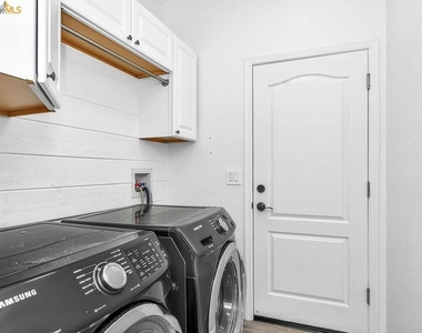 5470 Gold Creek Circle - Photo Thumbnail 7