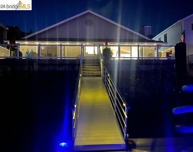 1764 Seal Way - Photo Thumbnail 2