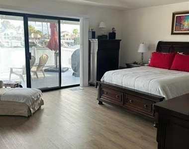 1764 Seal Way - Photo Thumbnail 13