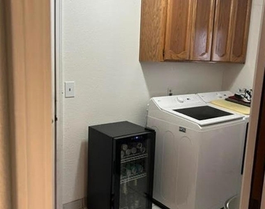 1764 Seal Way - Photo Thumbnail 9