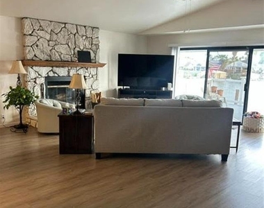 1764 Seal Way - Photo Thumbnail 11