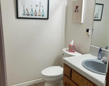 1764 Seal Way - Photo Thumbnail 8