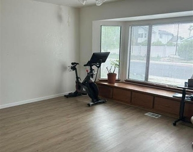 1764 Seal Way - Photo Thumbnail 5
