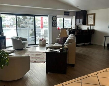 1764 Seal Way - Photo Thumbnail 12