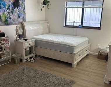 1764 Seal Way - Photo Thumbnail 7