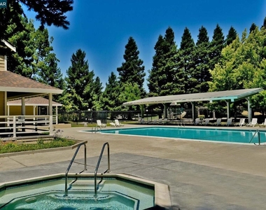 1319 Strawberry Ct - Photo Thumbnail 28