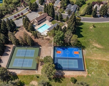 1319 Strawberry Ct - Photo Thumbnail 33