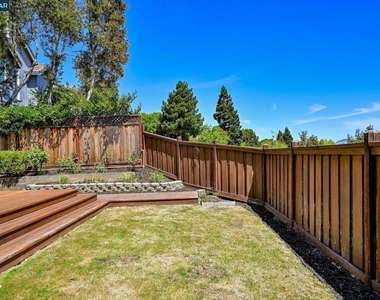 1319 Strawberry Ct - Photo Thumbnail 21