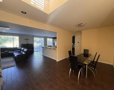 25806 Clear Springs Ct - Photo Thumbnail 4