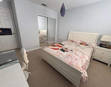 25806 Clear Springs Ct - Photo Thumbnail 16
